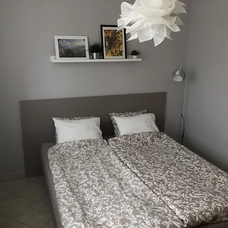 Apartmanhaz דירה בלטונללה