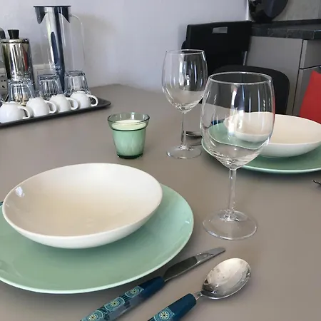 Apartmanhaz דירה *