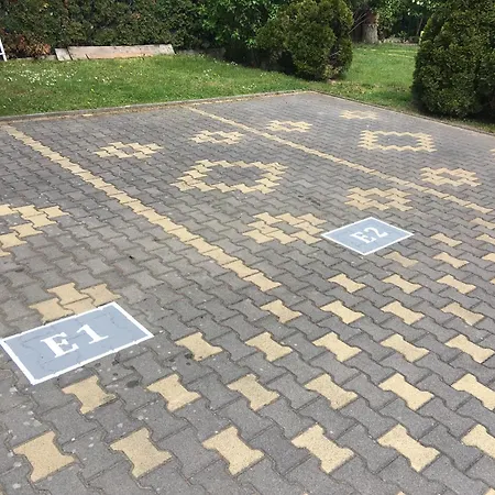 Apartmanhaz דירה בלטונללה