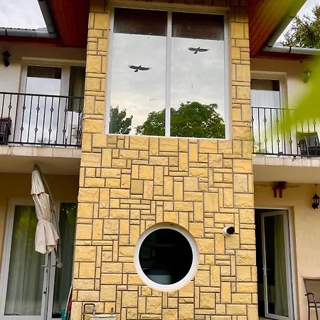 Apartmanhaz アパート *