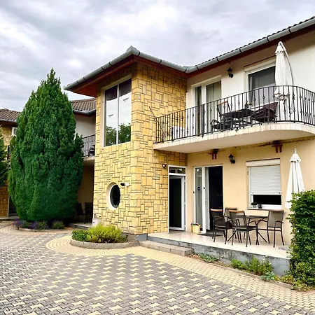 Апартаменты Apartmanhaz