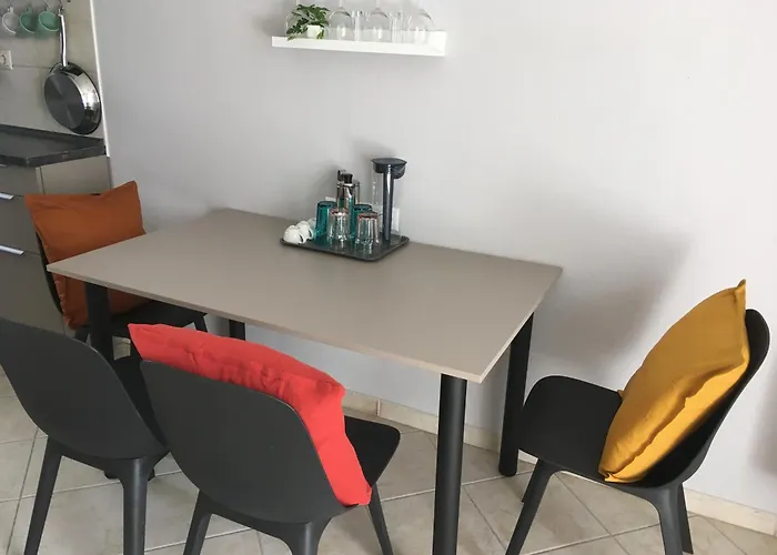 Apartmanhaz * 발라톤엘