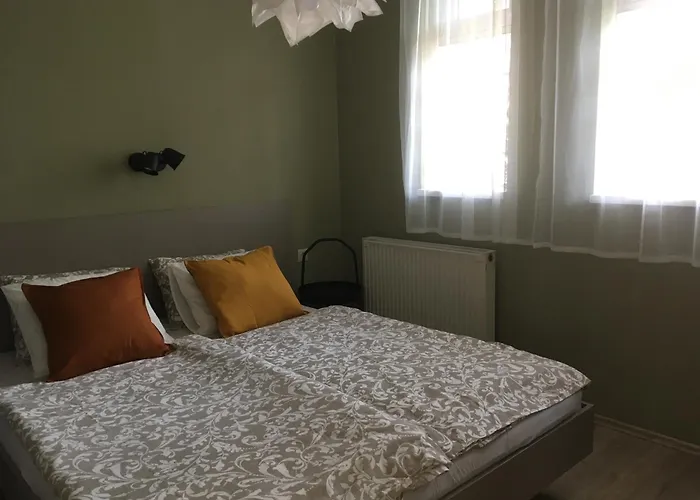 Apartmanhaz *
